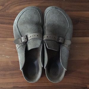 Tan Birkenstock clogs in great condition